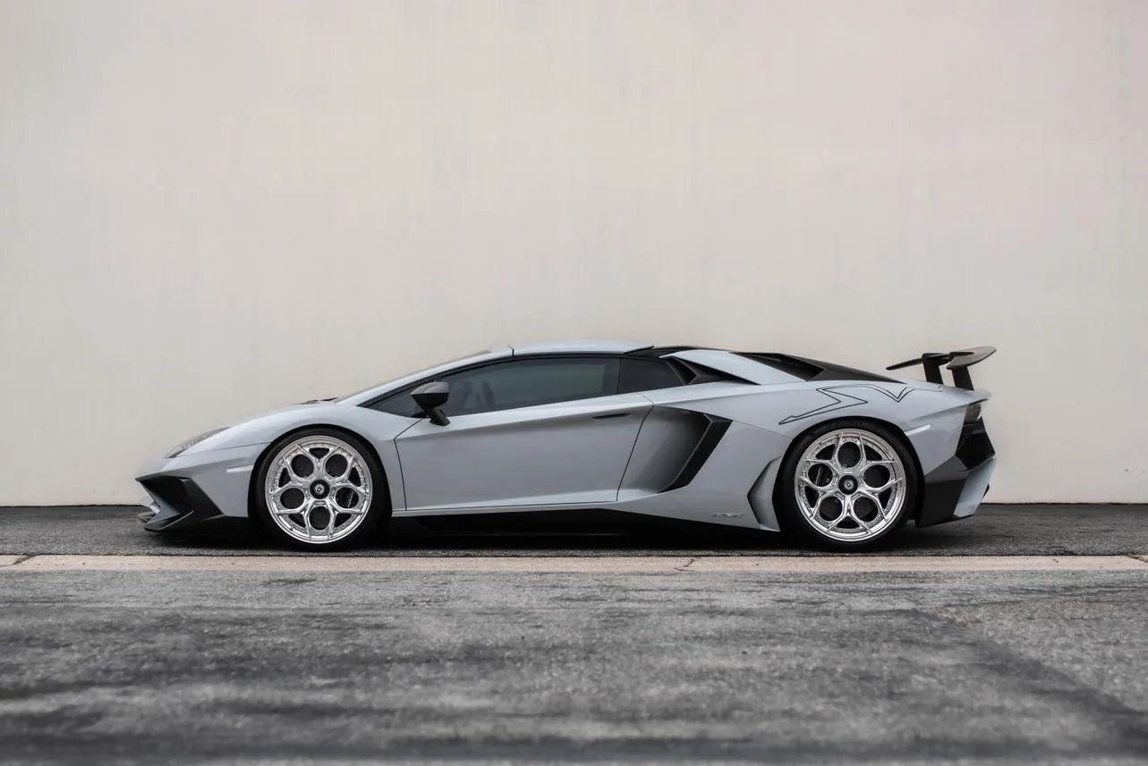 2017 Lamborghini Aventador SV LP